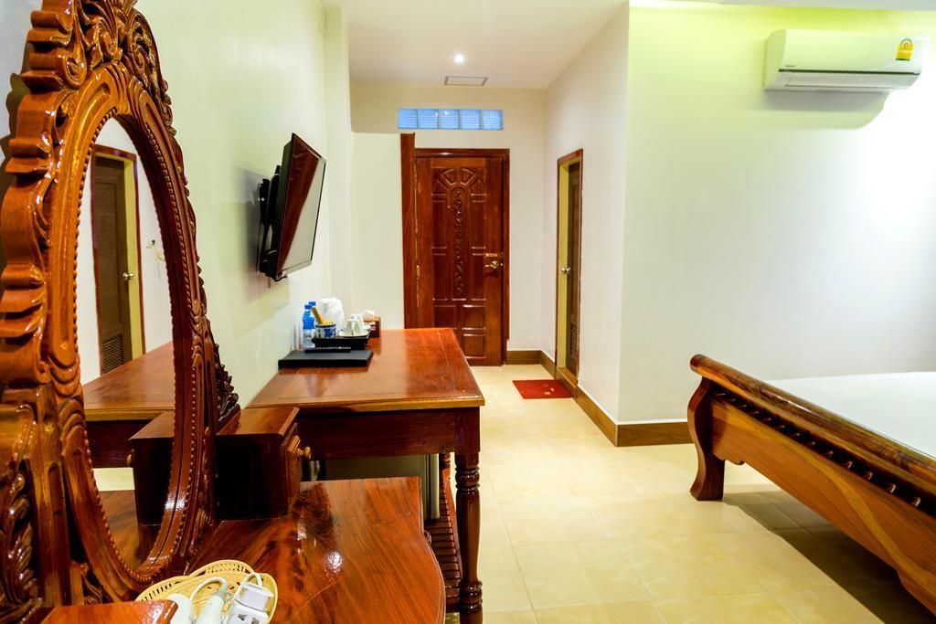 Ly Heng Chhay Hotel Poipet Bagian luar foto